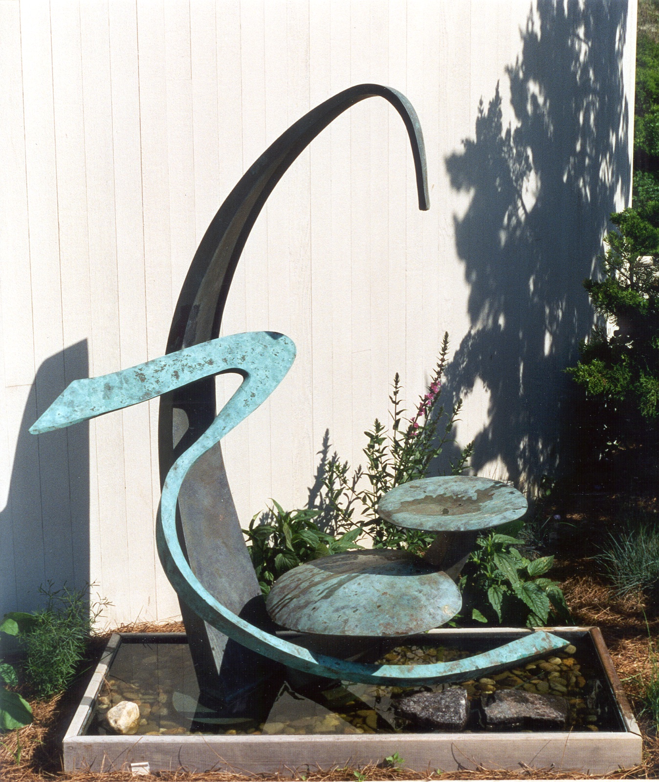 Dew Drop sculpture by Stephen Solomon